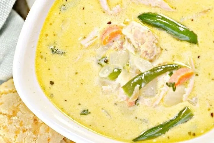 Keto Chicken Pot Pie Soup