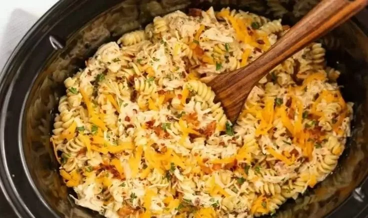 Delicious Slow Cooker Chicken Bacon Ranch Pasta in a bowl